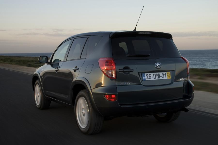  Toyota RAV4 2005 года  (фото 117 из 172)
